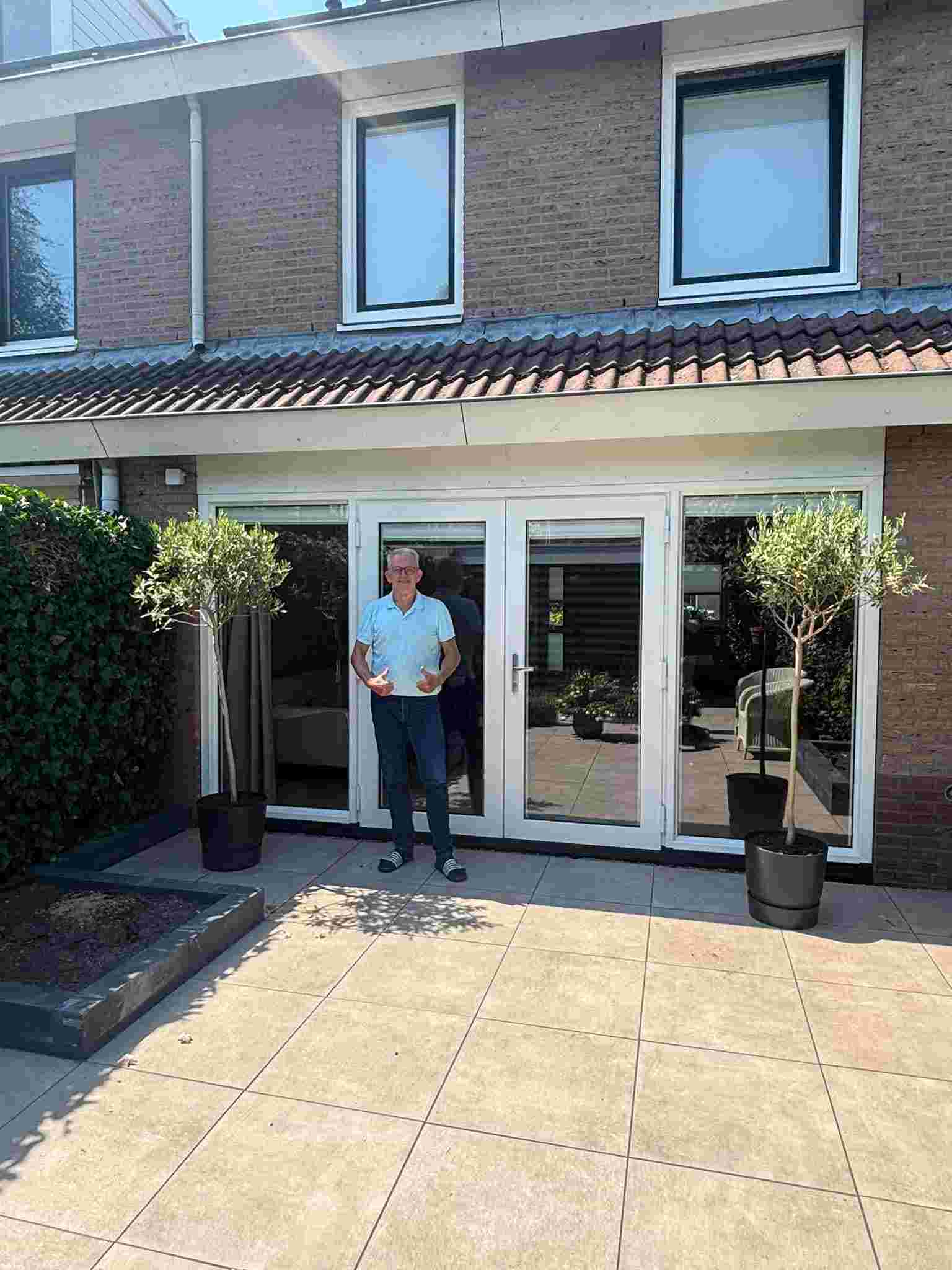 blije-klant-in-tuin